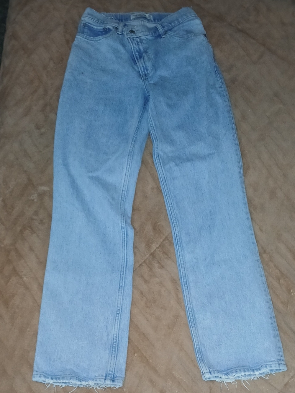 Women Abercrombie & Fitch 90s Straight Ultra High Rise Light Wash Jeans Sz: 26/2